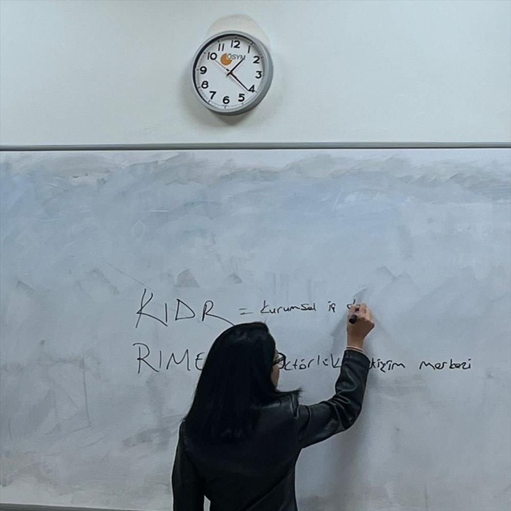 Çalışma Ekonomisi ve Endüstri İlişkileri Bölümünde Akreditasyon Süreci Hakkında Bilgilendirme Gerçekleştirildi